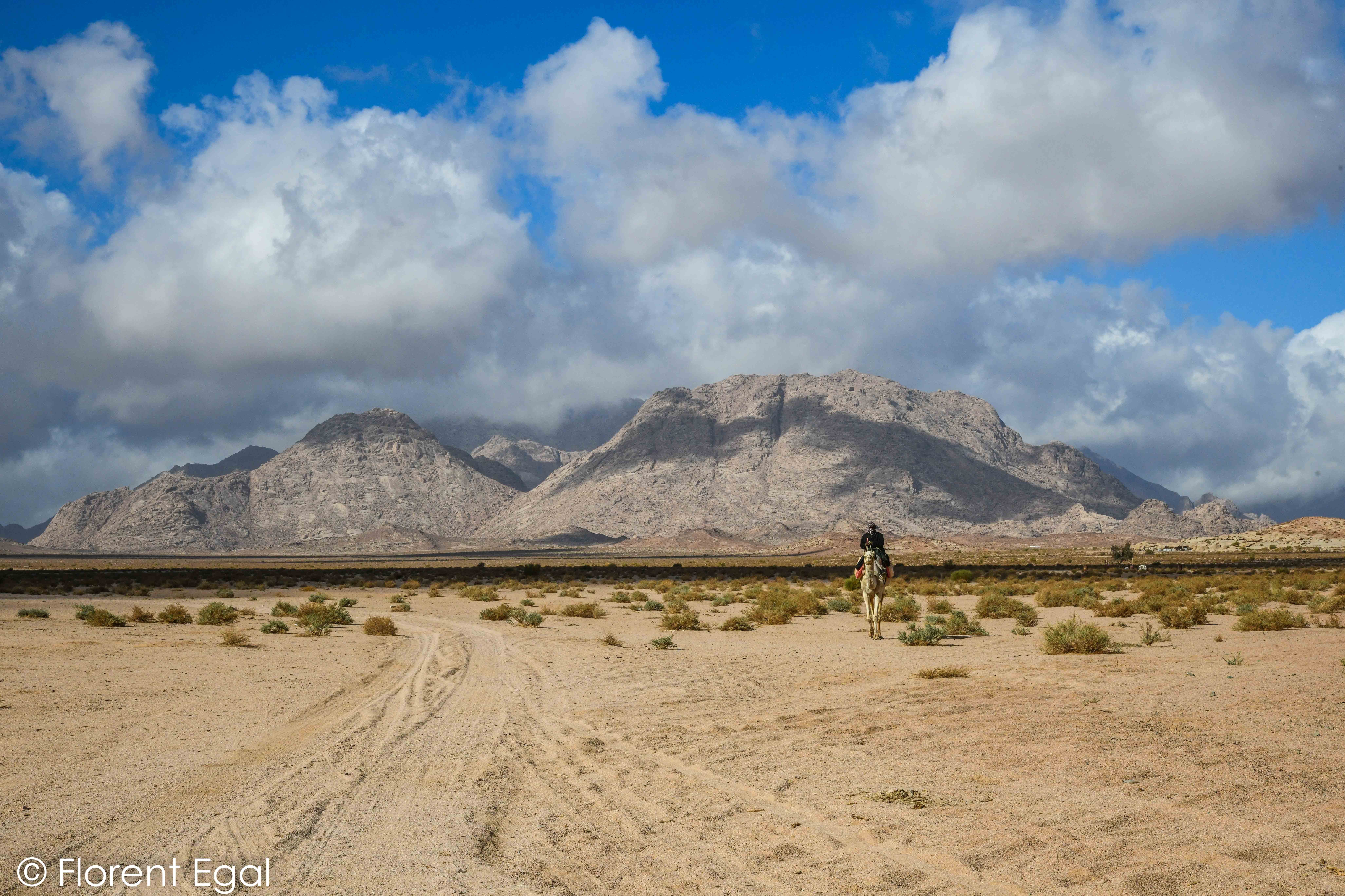 Plain at the bottom of Jebel Al-Lawz (photo: Florent Egal)